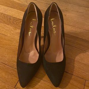 I’m selling these amazing black heels. 8.5. Never worn!